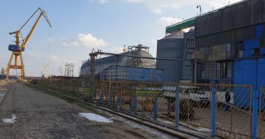 Nu mai putem respira! Stopați poluarea cu pleavă provocată de silozurile companiei United Shipping Agency! - 3