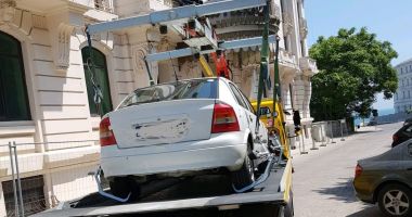 Stire din Eveniment : Nu vă riscați! Mașinile fără permis de acces în zona peninsulară a Constanței, ridicate de Poliția Locală