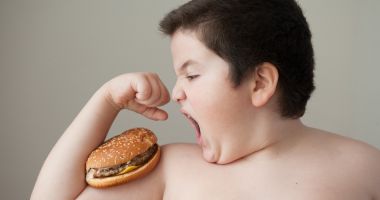 Stire din Sănătate : Obezitatea infantilă vă expune micuţii la multe boli
