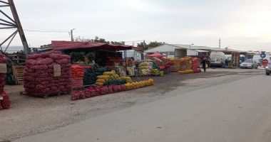 Bate vântul prin oborul de pe variantă! "Numărul clienţilor a scăzut la jumătate" - 6
