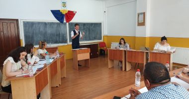 Stire din Cultură-Educație : Nouă elevi reprezintă Constanța la Olimpiada Națională „Tinerii dezbat” de la Piatra Neamț