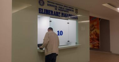 Stire din Eveniment : Teama de coronavirus nu desființează statul la coadă, la Constanța!