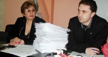 Stire din Cultură-Educație : Salariile profesorilor vor crește