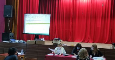 Stire din Cultură-Educație : Loteria eliberării unui post a dat fiori, la pretransferuri, profesorilor titulari