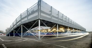 Parcări etajate, pe structură metalică, în cartiere. Primele trei, ridicate în zona Casei de Cultură