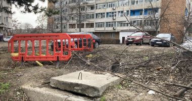 Coşmar fără sfârşit, în mijlocul Constanţei. Parcare desfiinţată, transformată într-o mare de nămol - 3
