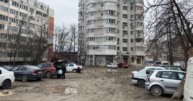 Coşmar fără sfârşit, în mijlocul Constanţei. Parcare desfiinţată, transformată într-o mare de nămol - 4