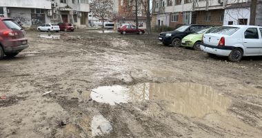 Coşmar fără sfârşit, în mijlocul Constanţei. Parcare desfiinţată, transformată într-o mare de nămol - 6