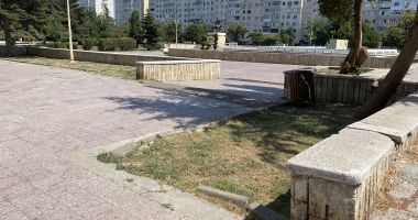 Parcul plângerii, la Casa de Cultură. „Este ruşinos pentru Constanţa!” - 2