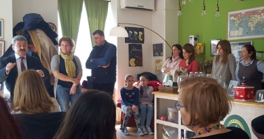 Stire din Interviu : "Sistemul ticăloșește copilul, pentru că îi cere să-l mintă pe față"