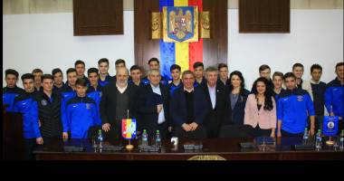 Stire din Cultură-Educație : Fotbaliștii Academiei Hagi, școliți de profesorii Universității "Ovidius"
