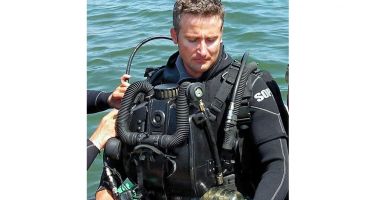 Din secretele adâncurilor. Scafandrul care a descoperit hidroavioanele și a ajutat un delfin să nască - 3