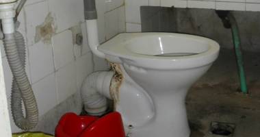 Cum face Spitalul Județean curățenie în saloane: va da în judecată pacienții care se plâng - 2
