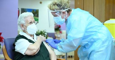Stire din Eveniment : Veteranii și văduvele de război care vor să se vaccineze se pot înscrie la Centrul Militar Zonal