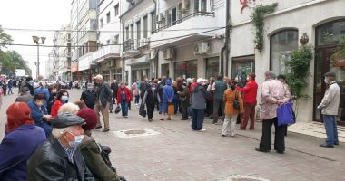 Inconștiență sau disperare? Cozi imense ale pensionarilor, în fața instituțiilor din Constanța - 3