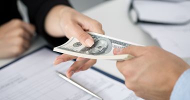 Piața financiar-bancară a trecut testul Covid. Creditarea a făcut un salt de 6%, iar economisirea, de 4% - 2
