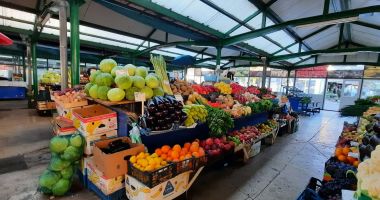 Sărăcia își spune cuvântul și prin piețe! "În plin sezon al conservelor, oamenii cumpără la bucată" - 4