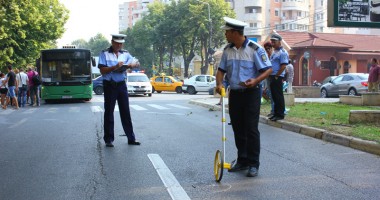 Grav accident rutier! Patru persoane, spulberate de pe "zebră" - 7