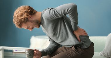 Stire din Sănătate : Pietrele la rinichi, simptomele târzii şi factorii de risc