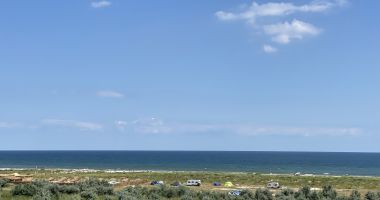 Plajele sălbatice din Corbu şi Vadu, fără salvamari, dar pline de turişti - 3