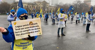 Stire din Social : Plătiți corect "armata în alb"! Mesajul Federației "Solidaritatea Sanitară" către guvernanții români