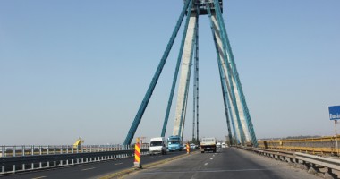 Stire din Economie : Investitorii în turism din stațiunea Venus, foc și pară din cauza Podului Agigea