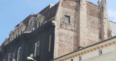 Aveți nevoie de tratament la Policlinica cu Plată? Mare atenţie să nu vă cadă vreo piatră în cap! - 6
