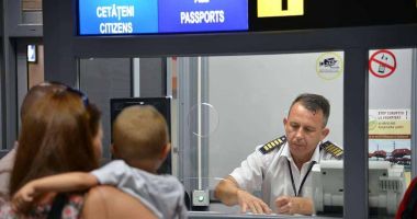 Stire din Eveniment : Poliția de Frontieră Română a întrerupt vacanța a peste 500 de cetățeni minori, din cauza documentelor de călătorie