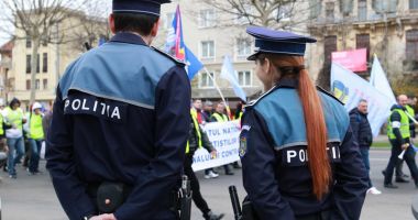 Stire din Eveniment : Statutul Polițistului  va fi modificat. "Sunt doar cârpeli!"