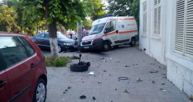 Stire din Eveniment : Galerie foto. Accident rutier la Eforie Sud.  Șoferul-polițist era beat la volan!