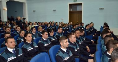 Stire din Eveniment : Concediile de odihnă pentru polițiști, decontate în limita sumei de 1.450 de lei