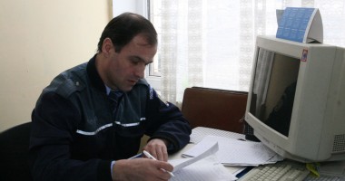 Stire din Eveniment : "Polițistul este în concediu, ancheta bate pasul pe loc?"