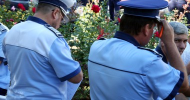 Stire din Eveniment : Polițiștii au voie să-și caute un al doilea job
