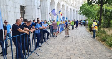 Stire din Eveniment : Polițiștii se pregătesc să blocheze activitatea. Primul pas: refuză să mai primească dispoziții pe WhatsApp de la șefi!