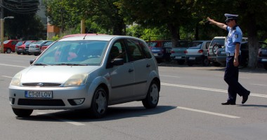 Curse ilegale de mașini în Constanța. Vitezomanii au spulberat un polițist care i-a prins cu radarul! - 4