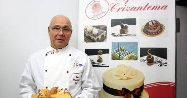 Afaceri cu frișcă și ciocolată. Omul care duce mai departe tradiția dulce a Constanței - "Crizantema" - 2