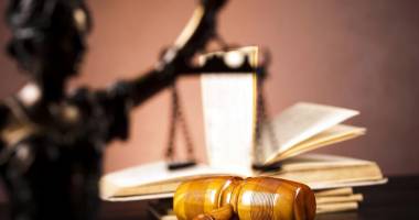 Stire din Eveniment : Praful de pe tobă. Ce pățesc infractorii condamnați  la plata de despăgubiri