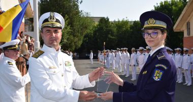 Stire din Cultură-Educație : Premieră la Şcoala de Maiştri Militari. O fată în fruntea promoţiei 2021