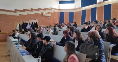 Noi premii pentru elevii Liceului Economic "Virgil Madgearu" - 4