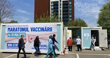 Preşedintele Iohannis, apel la vaccinare, de la malul mării: „Nu trebuie să lăsăm garda jos!” - 3