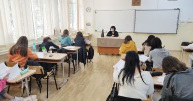Stire din Cultură-Educație : Surpriza primei admiteri în liceu: absolvent al Școlii 39, repartizat la Hârșova