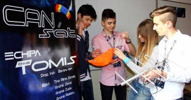 Stire din Cultură-Educație : Performanță mondială a liceenilor mirciști