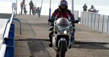 Stire din Eveniment : Motoare turate la maximum. Cine face legea la Constanța, Poliția sau motocicliștii?