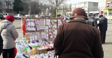 Mai are căutare mărţişorul? Simbolul primăverii poate aduce bani frumoşi comercianţilor - 2
