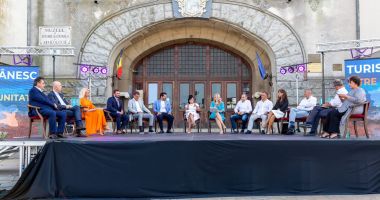Stire din Economie : Cum se poate dezvolta litoralul românesc! Experții vor turism de nouă luni la Constanța