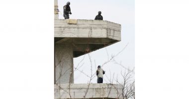 Fără coborâri în rapel pentru polițiști! Intervențiile în forță, permise doar pe scări! - 2