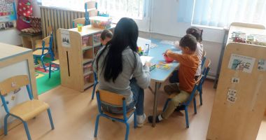 Peticeli pentru copiii cu autism! Singurul centru unde se făcea terapie gratuit a rămas fără sediu - 2
