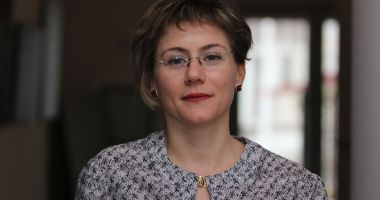 Ce meserii se mai caută. Şomerii, convertiţi în reflexoterapeuţi şi cosmeticiene - 2