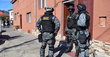 Infractori „de top” ai Constanței, de negăsit: carderi care au golit conturi din America și traficanți de sclavi! - 2
