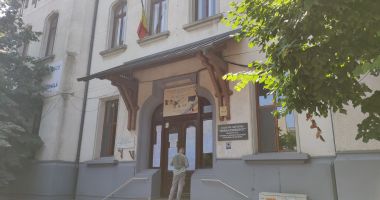 Stire din Cultură-Educație : Să fie a treia oară cu noroc? Se dă startul probei scrise la concursul de directori